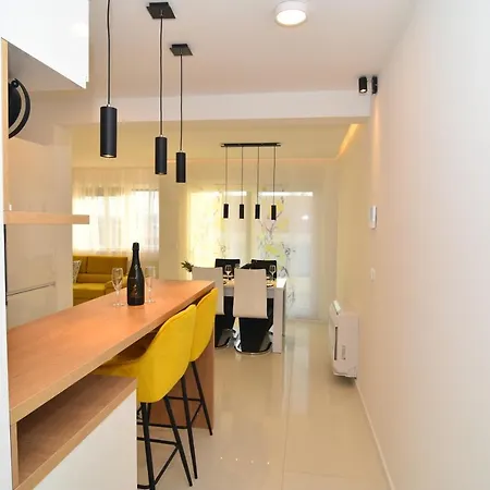 Apartment Bruno - Luxury Penthouse With Jacuzzi Zara Esterno foto