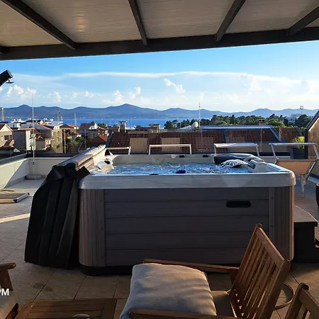 Apartment Bruno - Luxury Penthouse With Jacuzzi Zara Esterno foto