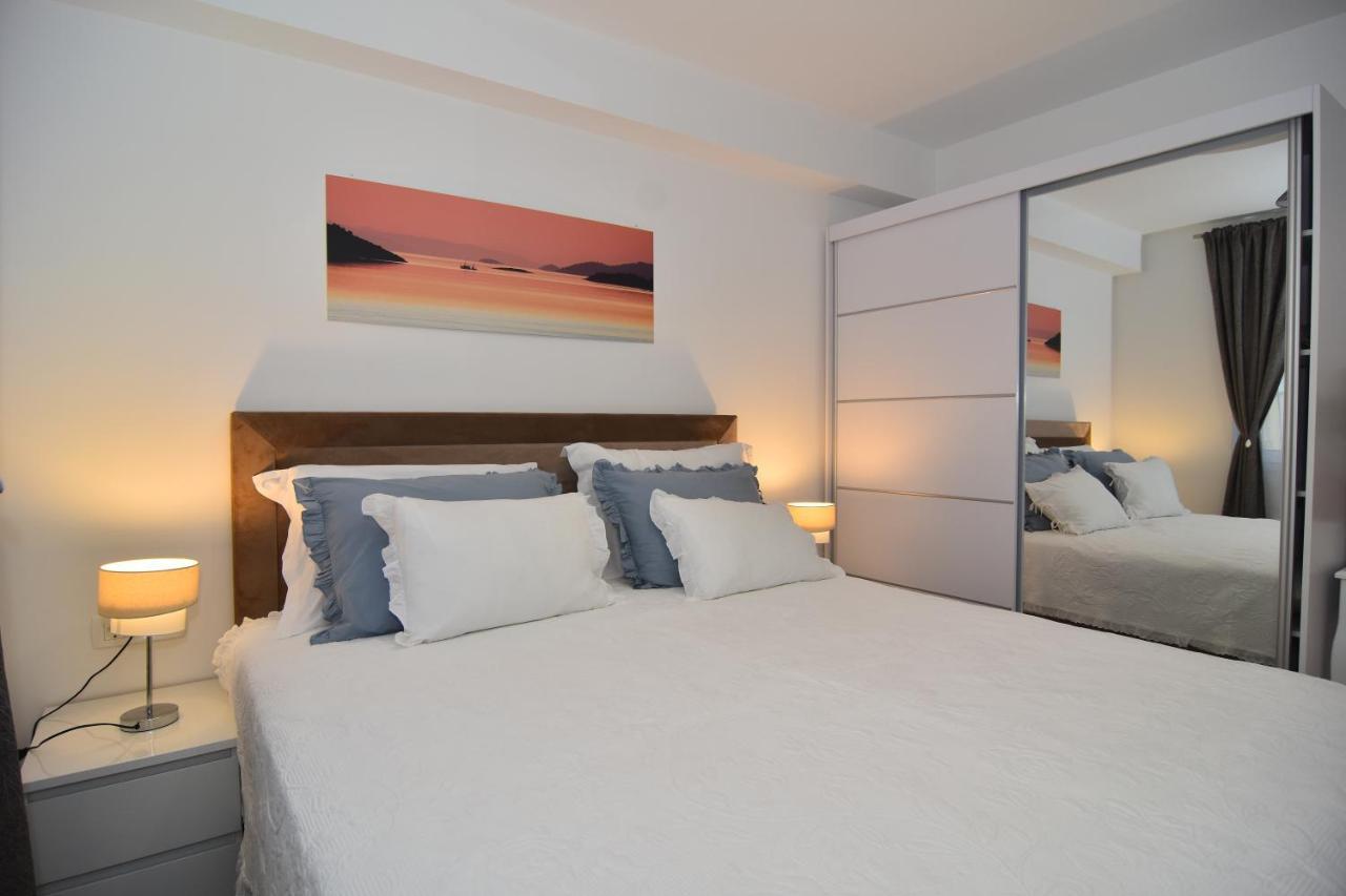 Bruno - Luxury Penthouse With Jacuzzi Appartamento Zara