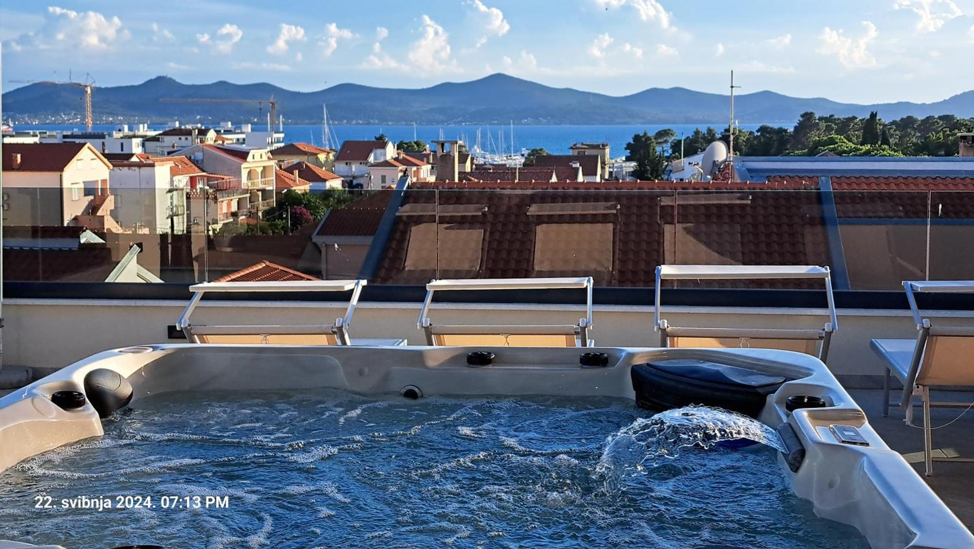 Bruno - Luxury Penthouse With Jacuzzi Appartamento *